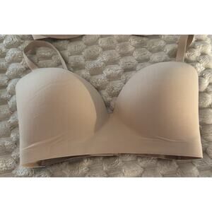 SOMA ENBLISS Wireless Bra Porcelain Size 40 DDD